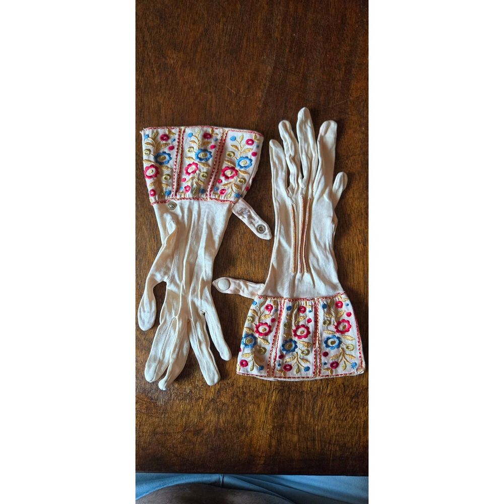 1930s vintage embroidered French cuff gauntlet gloves